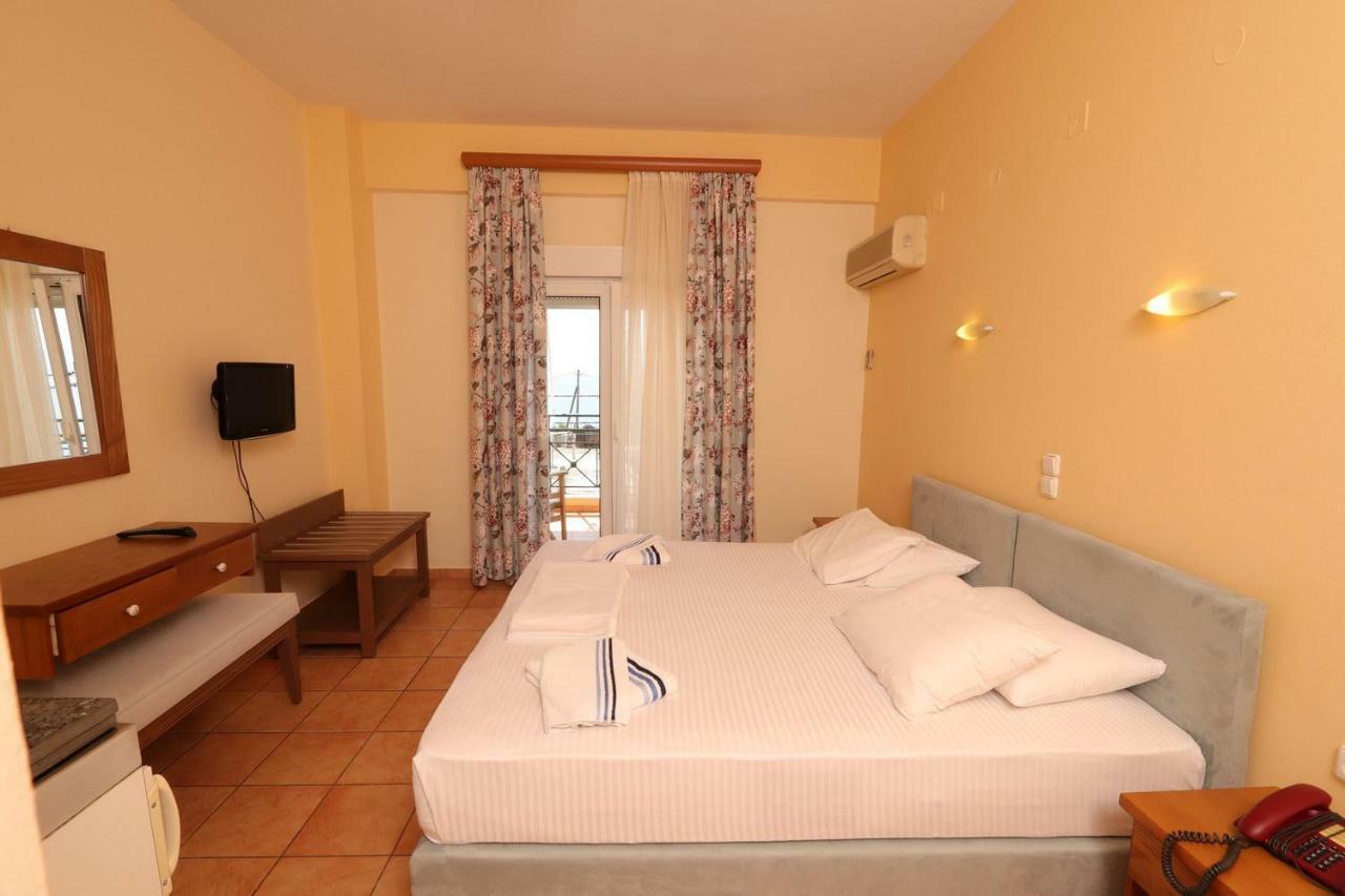 Aparthotel G. Kiapekou Loutra Edipsou  Exterior foto